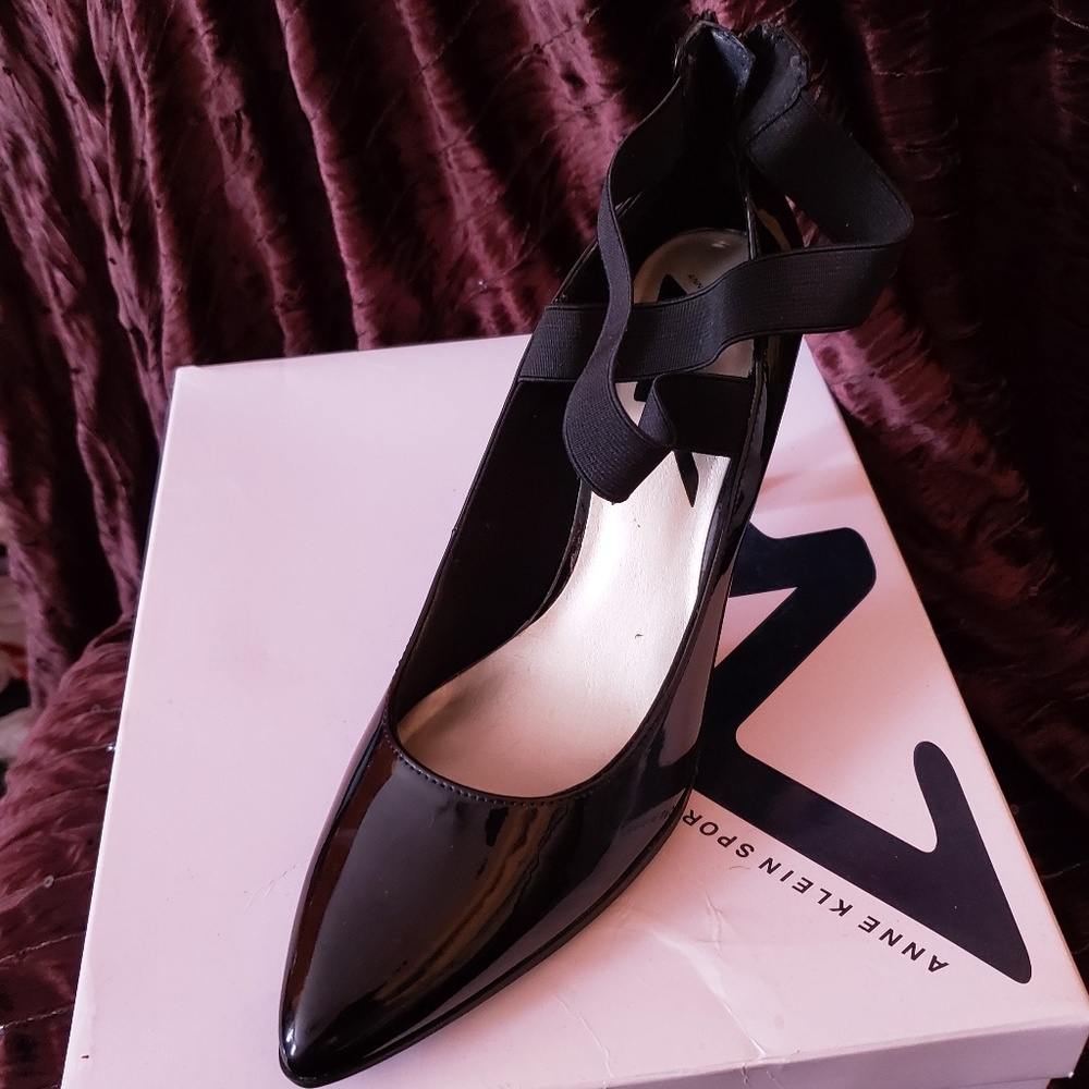 Anne Klein - Picture 2 of 3